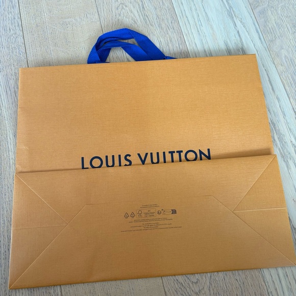 Louis Vuitton Signature Gift Bags - Small and Large - Picture 8 of 11